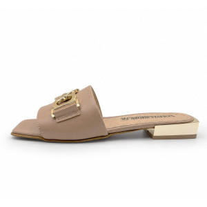 Dámske kožené šľapky Olivia Shoes so zlastou ozdobou