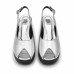 Dámske kožené strieborné slingback sandále na platforme Dámske kožené strieborné slingback sandále na platforme