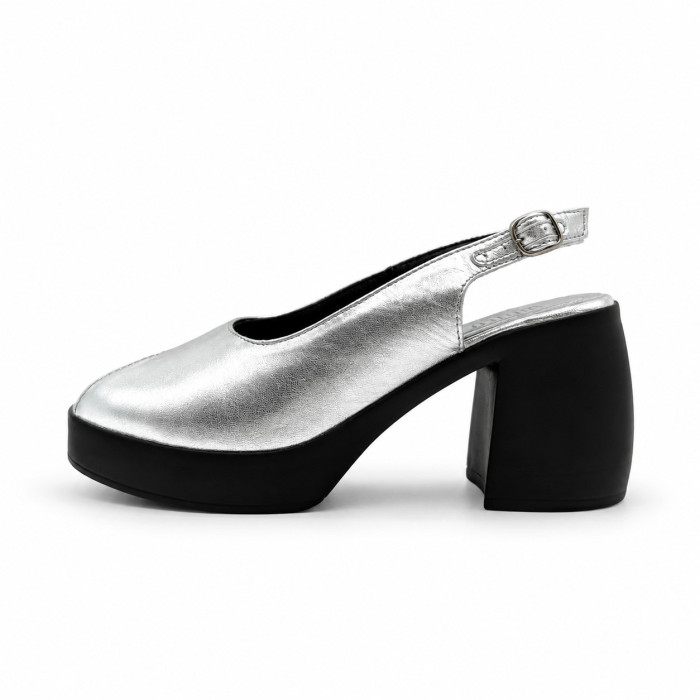 Dámske kožené strieborné slingback sandále na platforme Dámske kožené strieborné slingback sandále na platforme