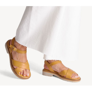 Dámske sandálky vo farbe mango Tamaris