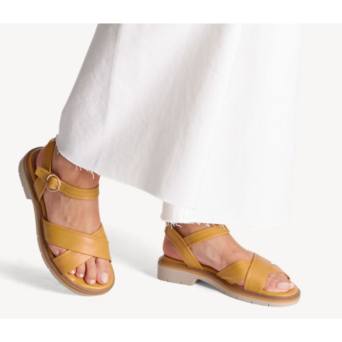 Dámske sandálky vo farbe mango Tamaris Dámske sandálky vo farbe mango Tamaris