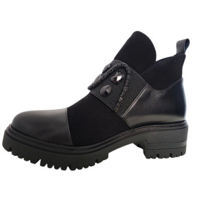 Členkové kožené topánky v čiernej farbe