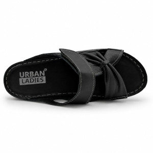 Dámske čierne kožené šľapky Urban Ladies