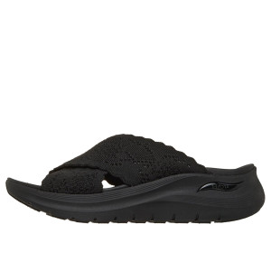 Dámske čierne šľapky sKechers Arch Fit